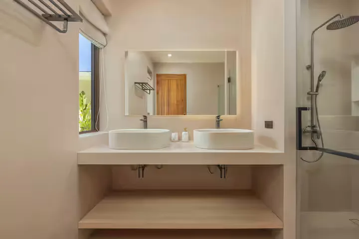 Bathroom detail